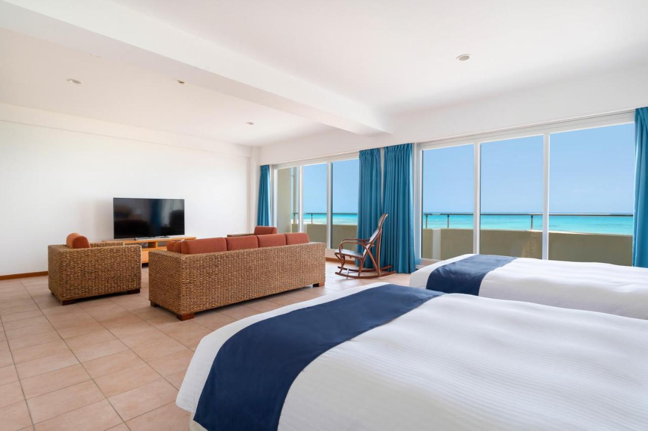 En Resort Kumejima Eef Beach Hotel Exterior photo